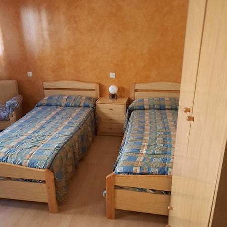 Habitaciones Pension El Parque Sabiñánigo Eksteriør bilde