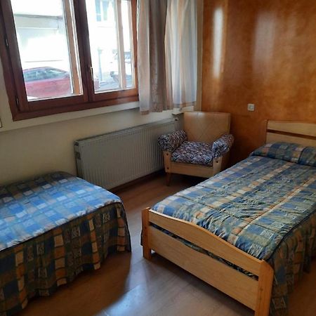 Habitaciones Pension El Parque Sabiñánigo Eksteriør bilde