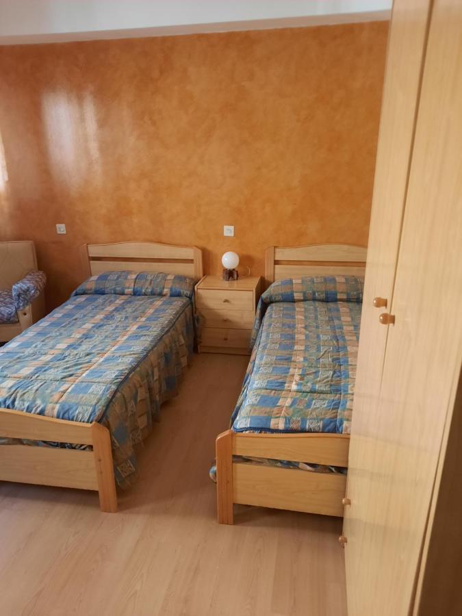 Habitaciones Pension El Parque Sabiñánigo Eksteriør bilde