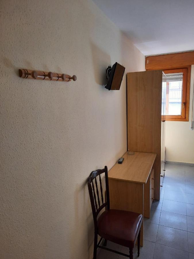 Habitaciones Pension El Parque Sabiñánigo Eksteriør bilde